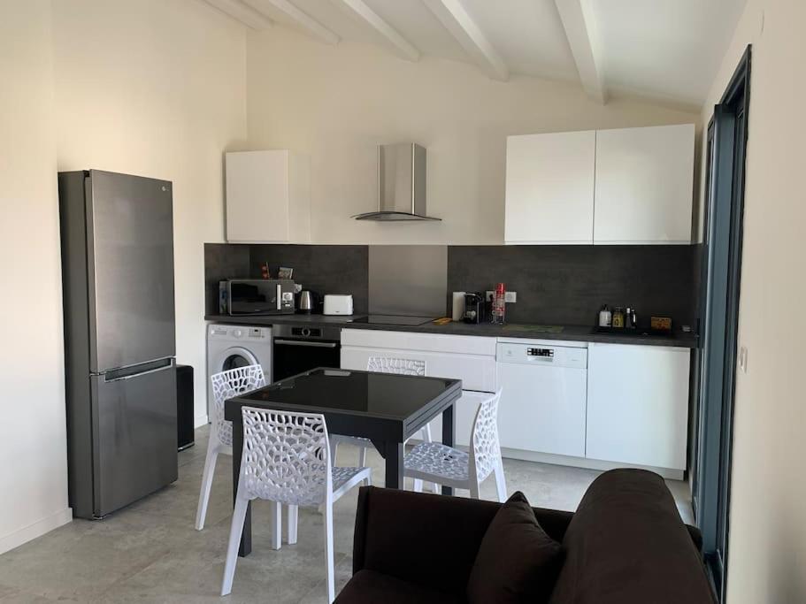 Maison Terrasse Proche Centre Ville Et Ile De Re Ла Рошел Екстериор снимка