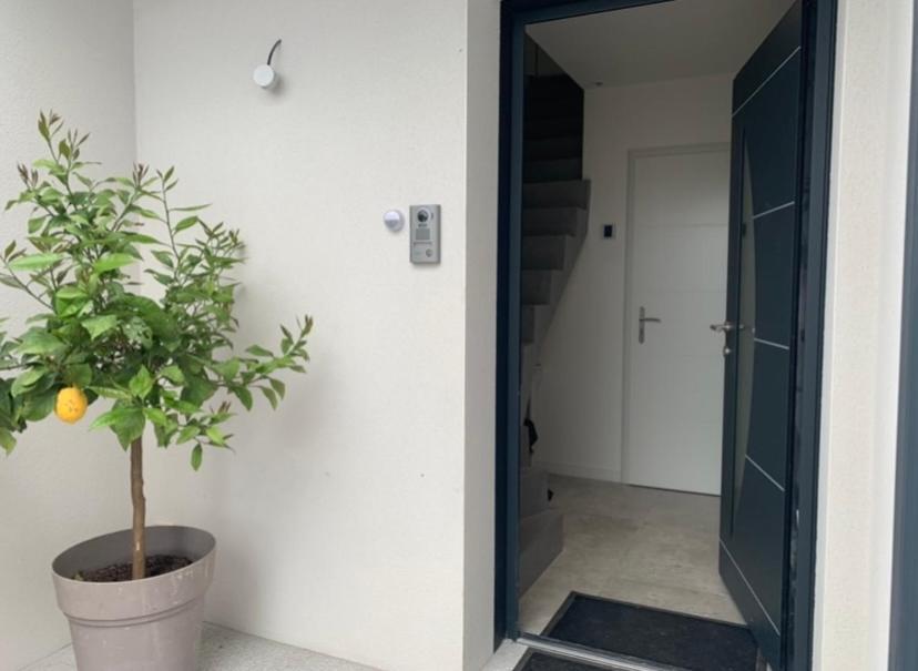Maison Terrasse Proche Centre Ville Et Ile De Re Ла Рошел Екстериор снимка